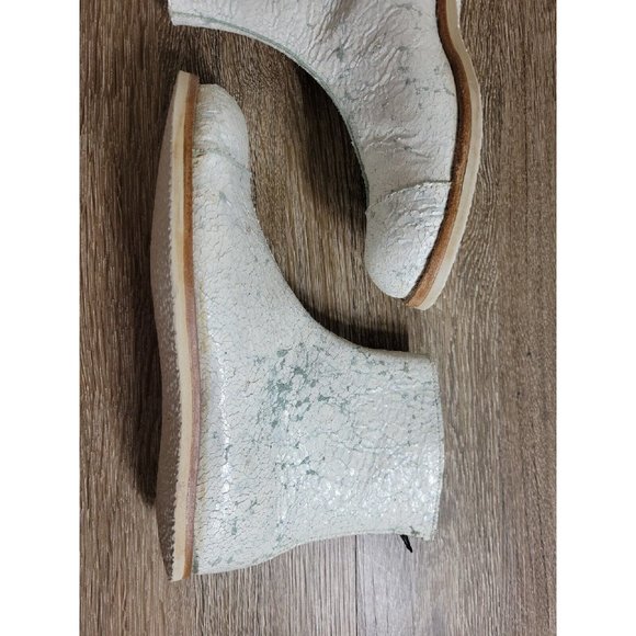 CLIFF DWELLER by CYDWOQ White Crackled Leather Boots Women's 37.5 / 7.5 - Picture 5 of 14
